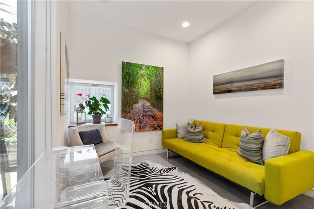 44 61st Place, Long Beach, CA 90803