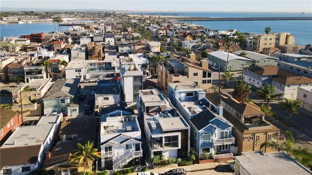 44 61st Place, Long Beach, CA 90803