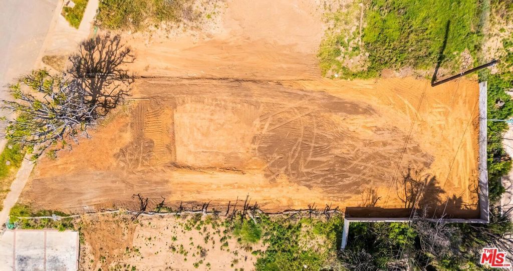 Image 5 of property listing at 332 Mount Holyoke Avenue, Pacific Palisades, CA 90272