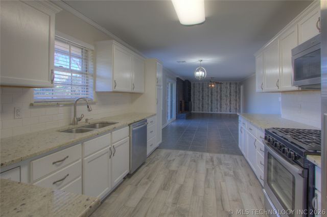 6635 E 54th Street, Tulsa, OK 74145