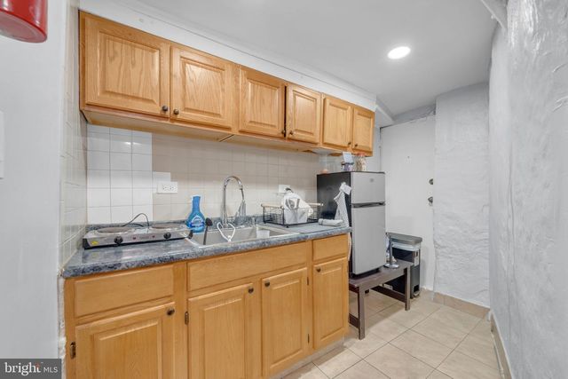 229 E ROCKLAND ST, Philadelphia, PA 19120