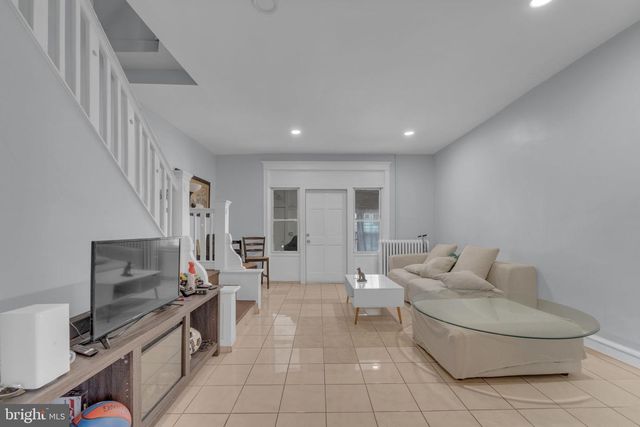 229 E ROCKLAND ST, Philadelphia, PA 19120