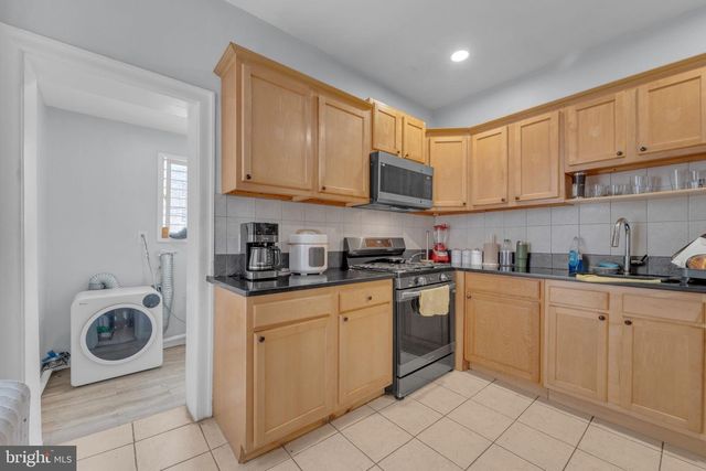 229 E ROCKLAND ST, Philadelphia, PA 19120