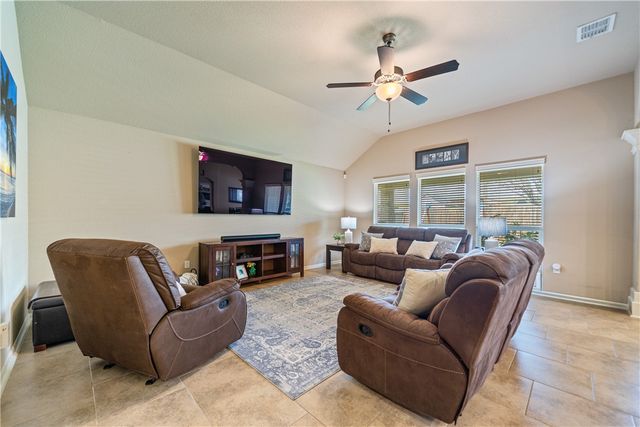 7914 Pavo Real St, Corpus Christi, TX 78414