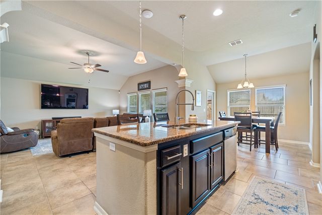 7914 Pavo Real St, Corpus Christi, TX 78414