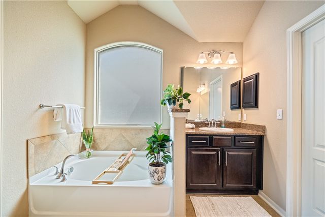 7914 Pavo Real St, Corpus Christi, TX 78414