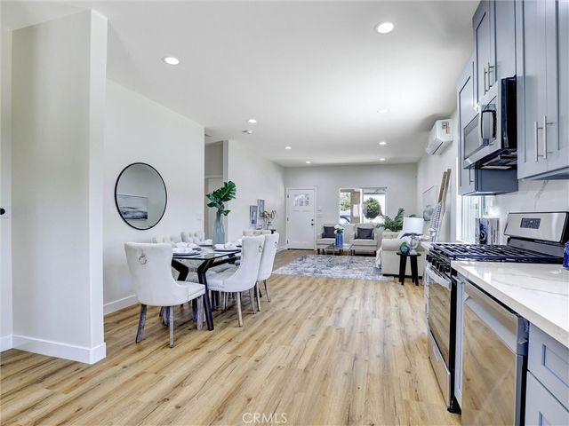 1050 W Chestnut Avenue, Santa Ana, CA 92703