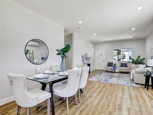 1050 W Chestnut Avenue, Santa Ana, CA 92703