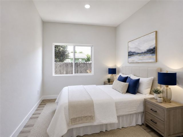 1050 W Chestnut Avenue, Santa Ana, CA 92703