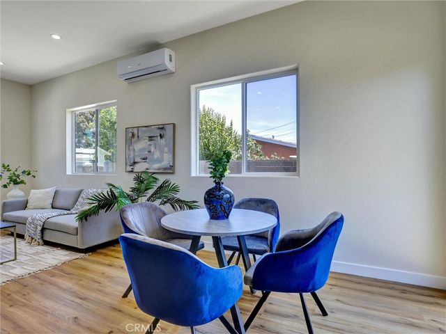 1050 W Chestnut Avenue, Santa Ana, CA 92703