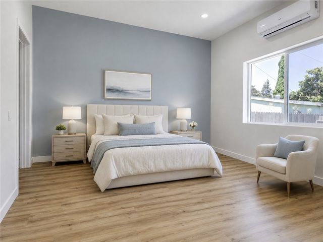 1050 W Chestnut Avenue, Santa Ana, CA 92703
