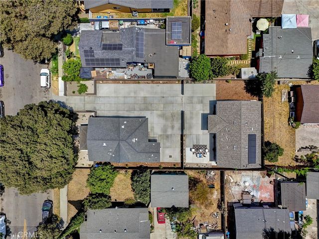 1050 W Chestnut Avenue, Santa Ana, CA 92703
