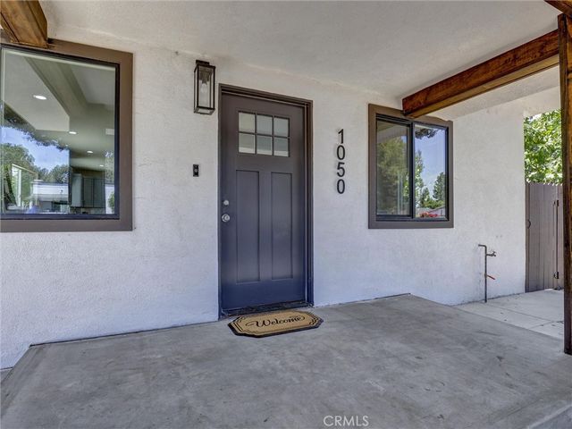 1050 W Chestnut Avenue, Santa Ana, CA 92703