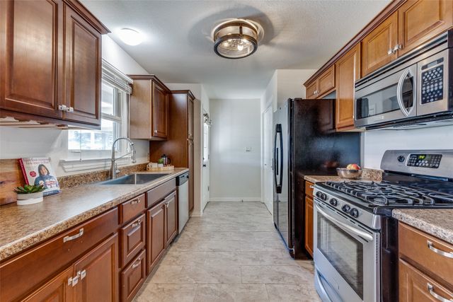 4517 Donnelly Avenue, Fort Worth, TX 76107