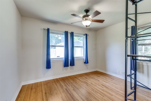 4517 Donnelly Avenue, Fort Worth, TX 76107