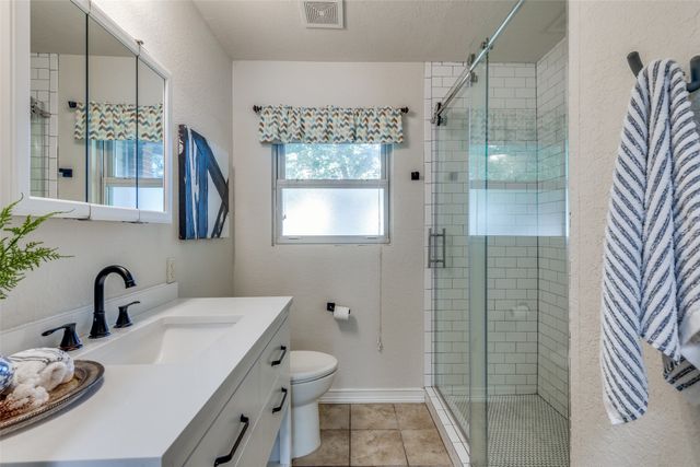 4517 Donnelly Avenue, Fort Worth, TX 76107