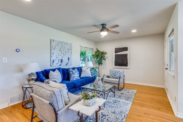 4517 Donnelly Avenue, Fort Worth, TX 76107