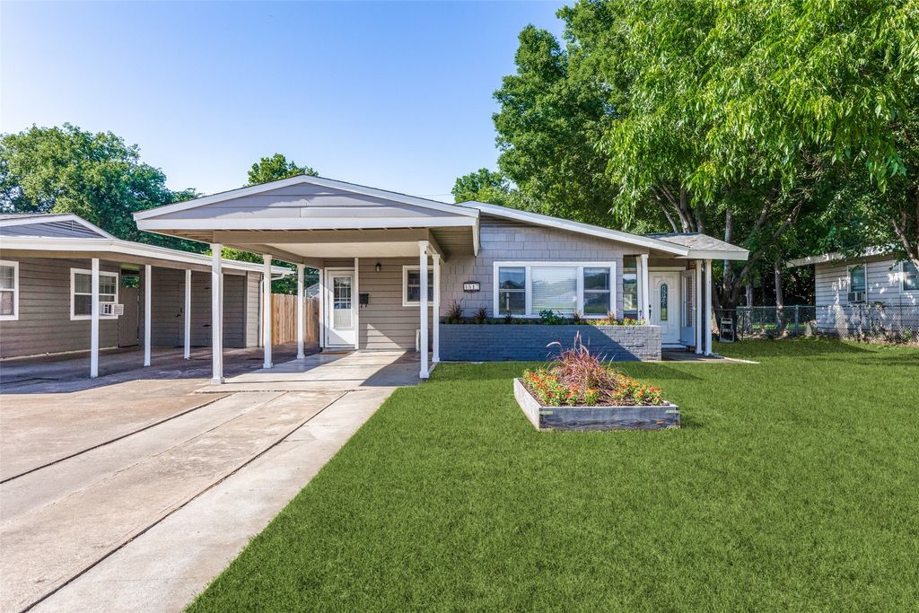 4517 Donnelly Avenue, Fort Worth, TX 76107