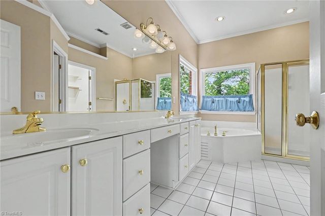 3211 Timberoak Court, Greensboro, NC 27410