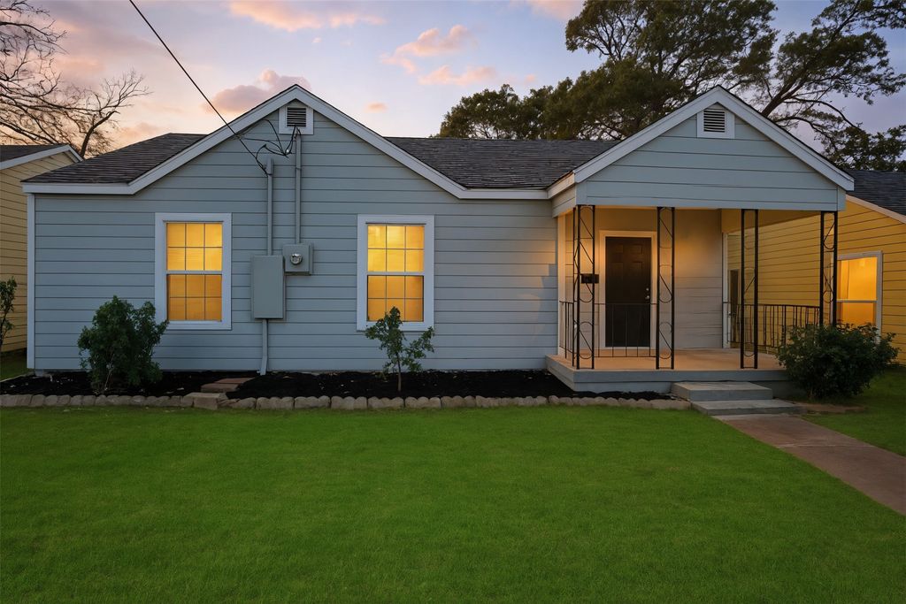 227 S Hampton Road, Dallas, TX 75208