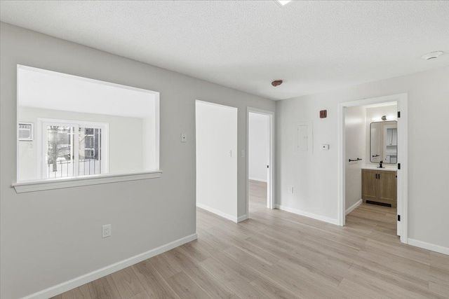 4 Knights Bridge Dr Apt 206, Nashua, NH 03063