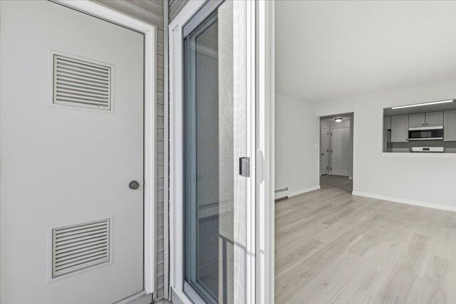 4 Knights Bridge Dr Apt 206, Nashua, NH 03063