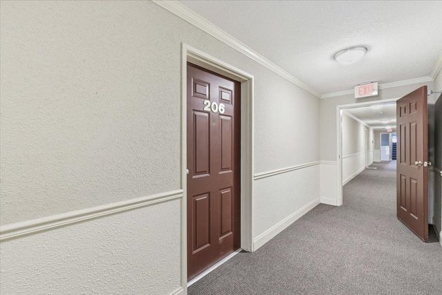 4 Knights Bridge Dr Apt 206, Nashua, NH 03063