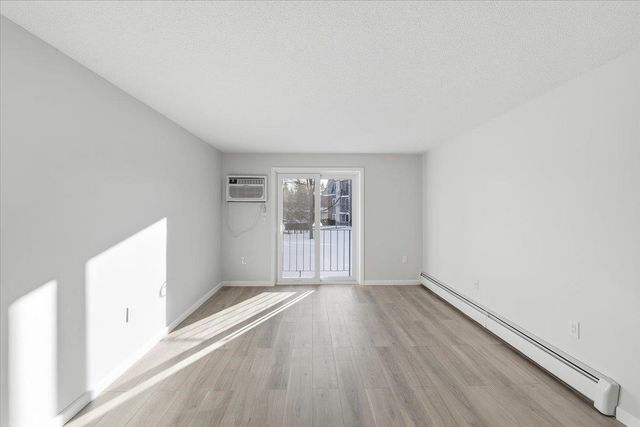 4 Knights Bridge Dr Apt 206, Nashua, NH 03063