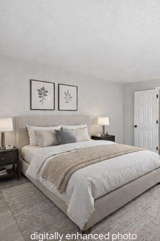 4 Knights Bridge Dr Apt 206, Nashua, NH 03063