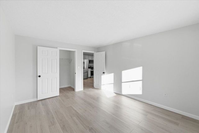 4 Knights Bridge Dr Apt 206, Nashua, NH 03063