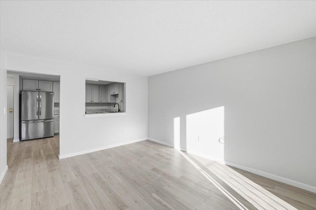 4 Knights Bridge Dr Apt 206, Nashua, NH 03063