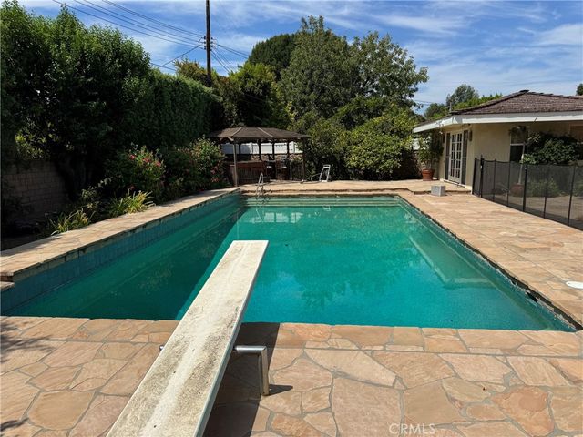 17410 Knapp Street, Northridge, CA 91325