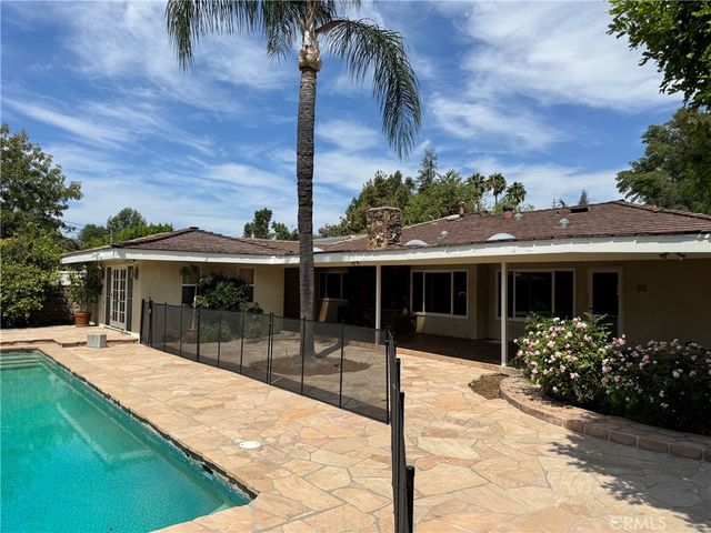17410 Knapp Street, Northridge, CA 91325