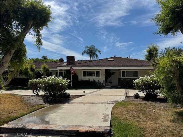 17410 Knapp Street, Northridge, CA 91325