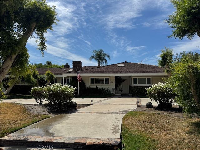 17410 Knapp Street, Northridge, CA 91325