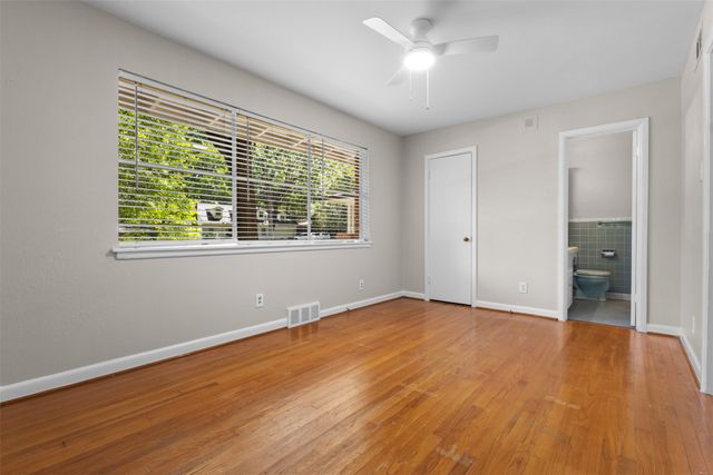 985 N Rustic Circle, Dallas, TX 75218