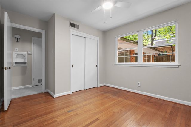 985 N Rustic Circle, Dallas, TX 75218