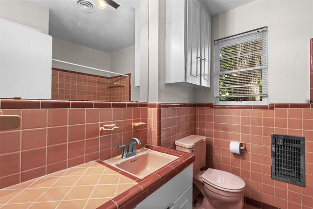 985 N Rustic Circle, Dallas, TX 75218