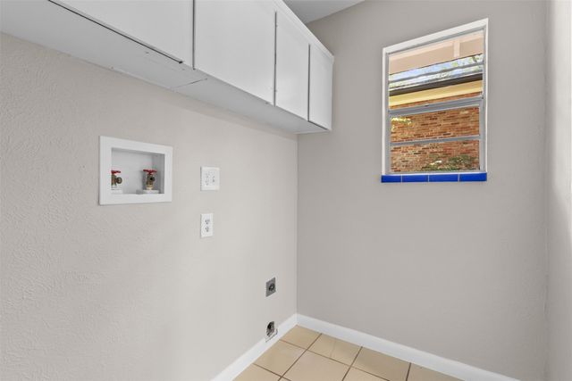 985 N Rustic Circle, Dallas, TX 75218