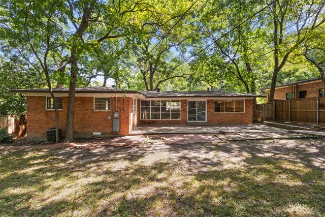 985 N Rustic Circle, Dallas, TX 75218