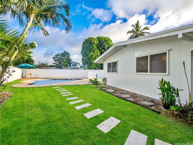 545 Ka Awakea Place, Kailua, HI 96734