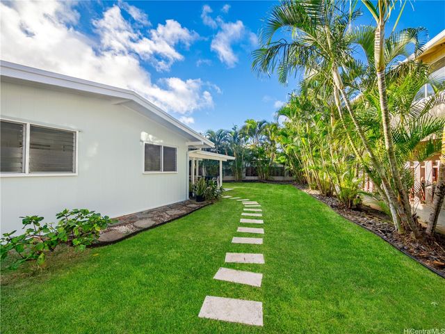 545 Ka Awakea Place, Kailua, HI 96734
