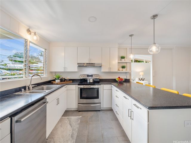 545 Ka Awakea Place, Kailua, HI 96734