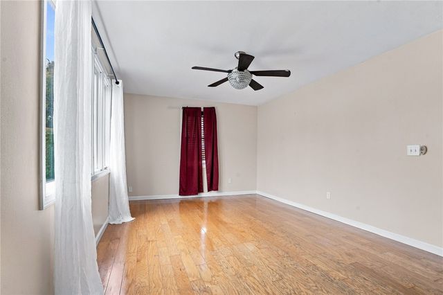 33 Huldah Street, Providence, RI 02909