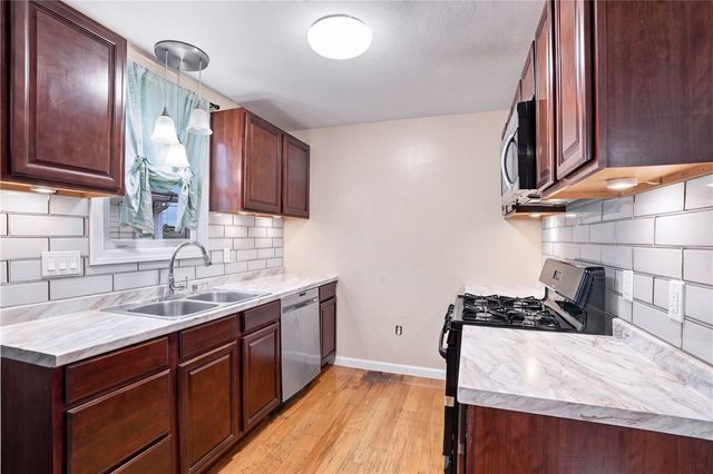 33 Huldah Street, Providence, RI 02909