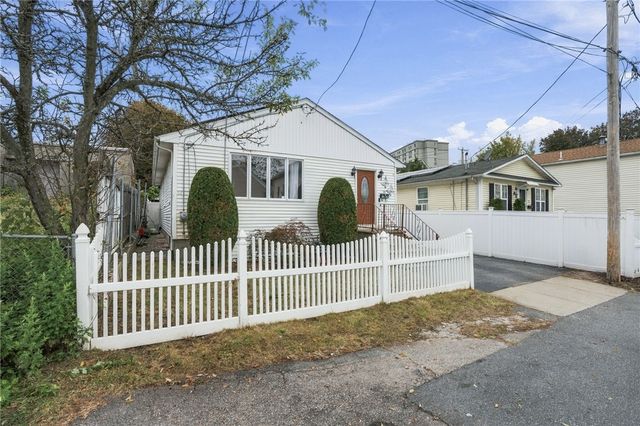 33 Huldah Street, Providence, RI 02909