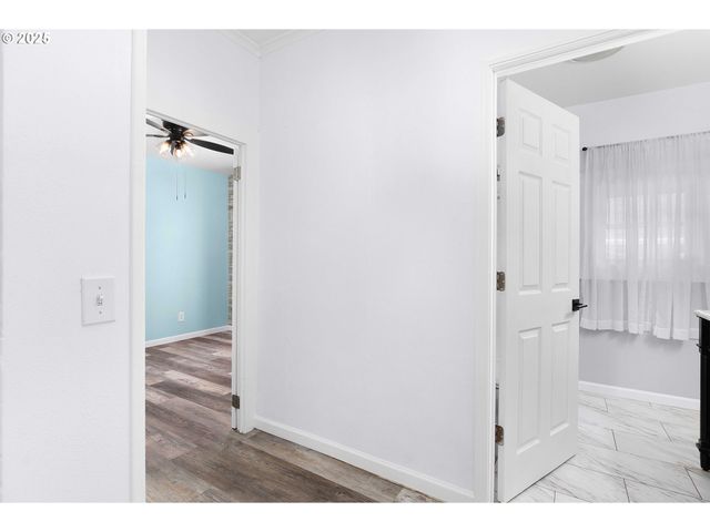 158 Se HOUCK Ave, Roseburg, OR 97470