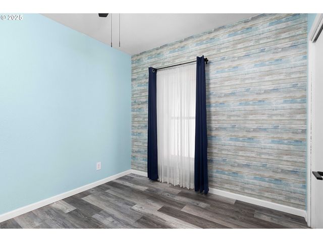 158 Se HOUCK Ave, Roseburg, OR 97470