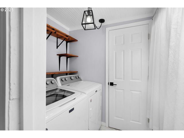 158 Se HOUCK Ave, Roseburg, OR 97470