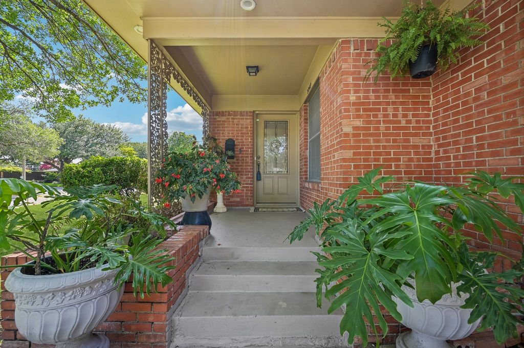 3209 Newcastle Drive, Dallas, TX 75220